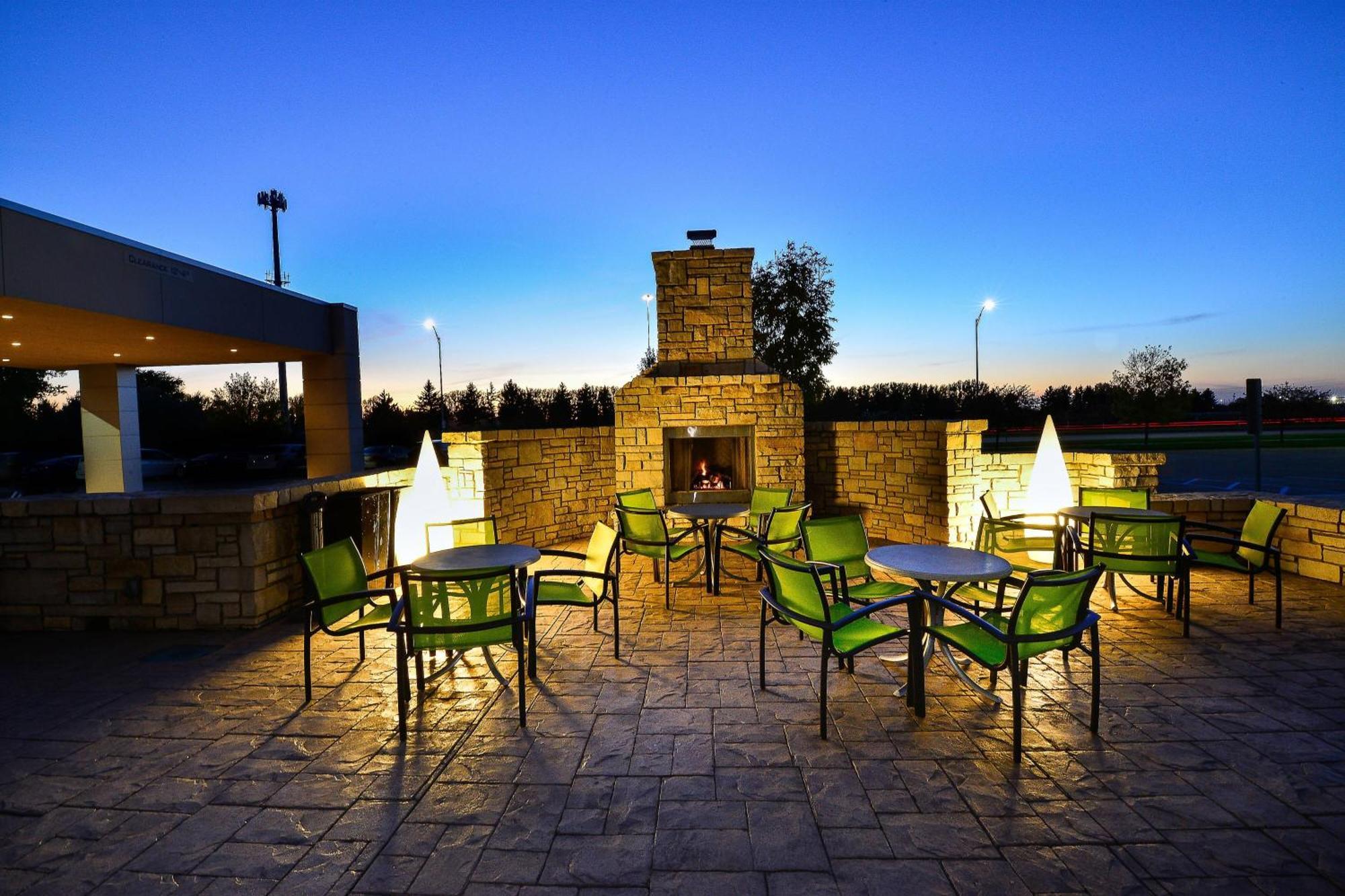 Springhill Suites By Marriott Grand Forks Exterior foto